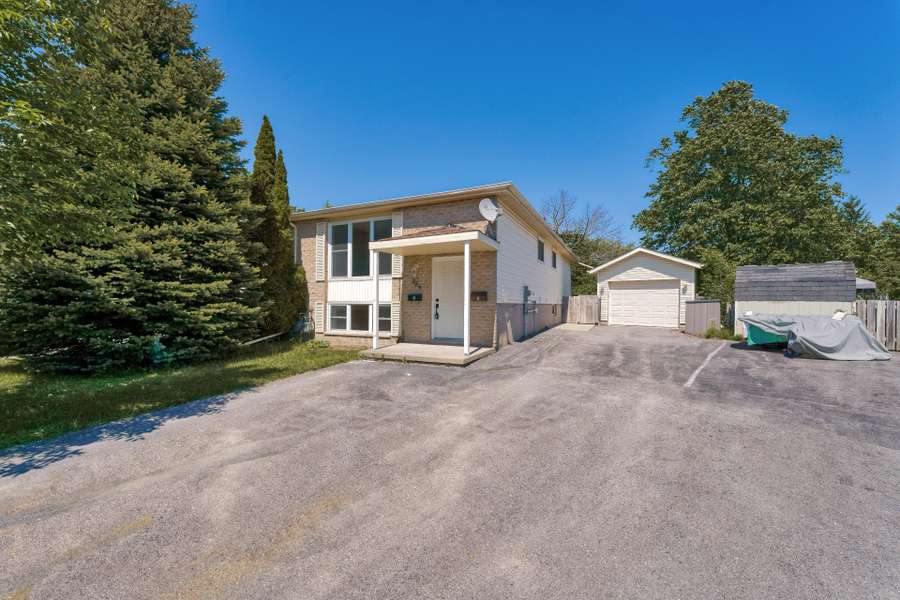 284 OWENS CRES #2, Kingston, ON K7M 8H6