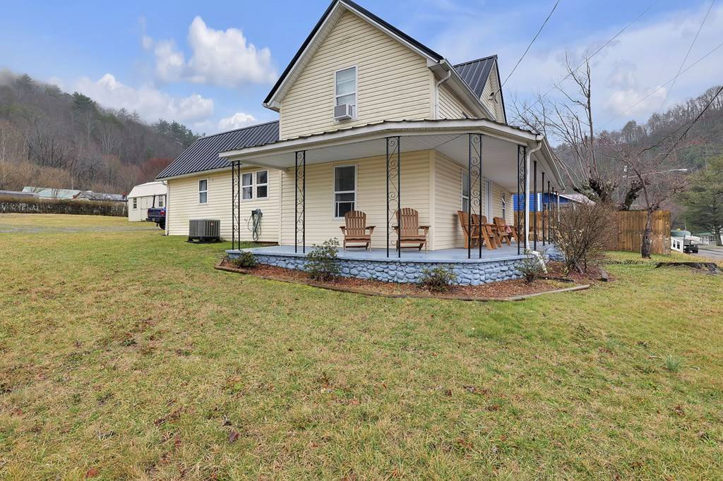 Damascus, VA 24236,222 Douglas Dr