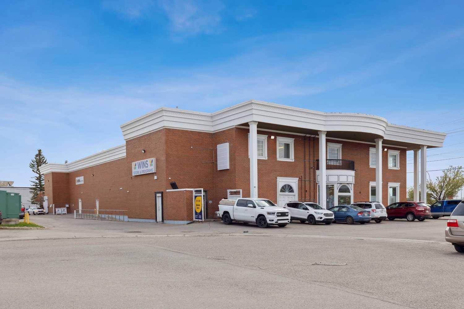 Calgary, AB T3E6W4,67 Glenbrook PL SW