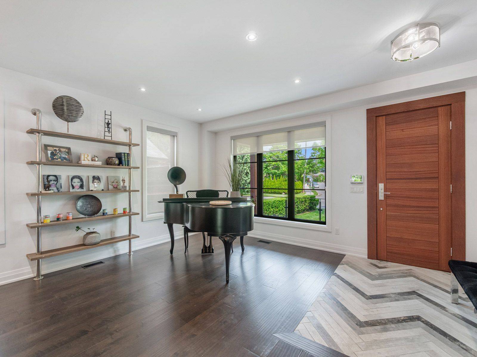 Toronto C06, ON M3H 1Z1,41 Invermay AVE