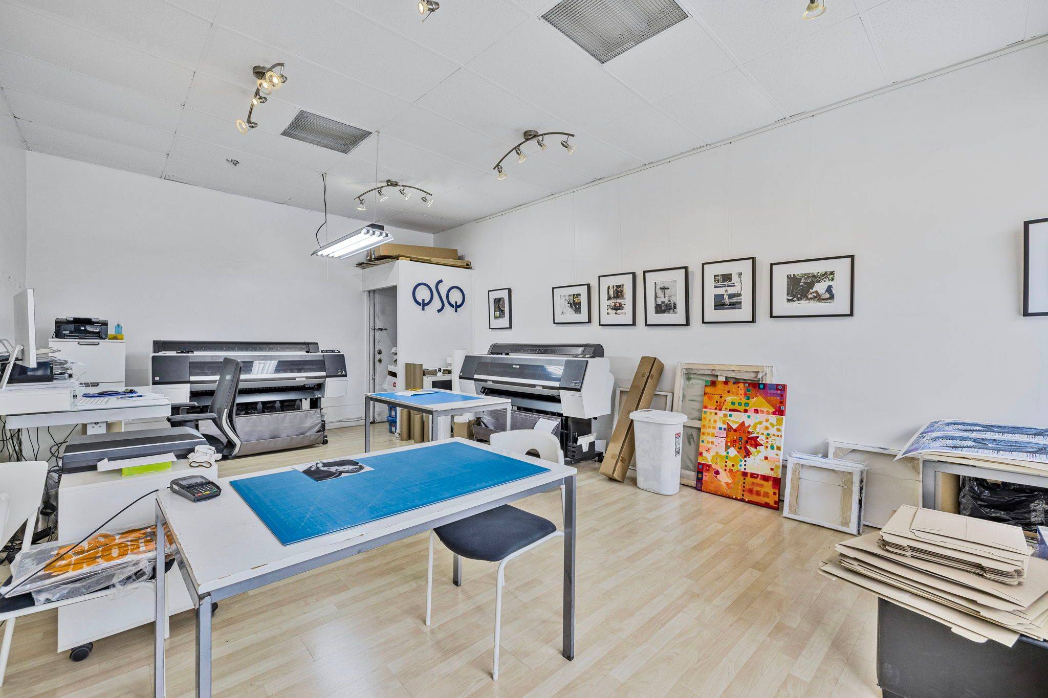 Toronto C01, ON M6H 1A1,845 College ST