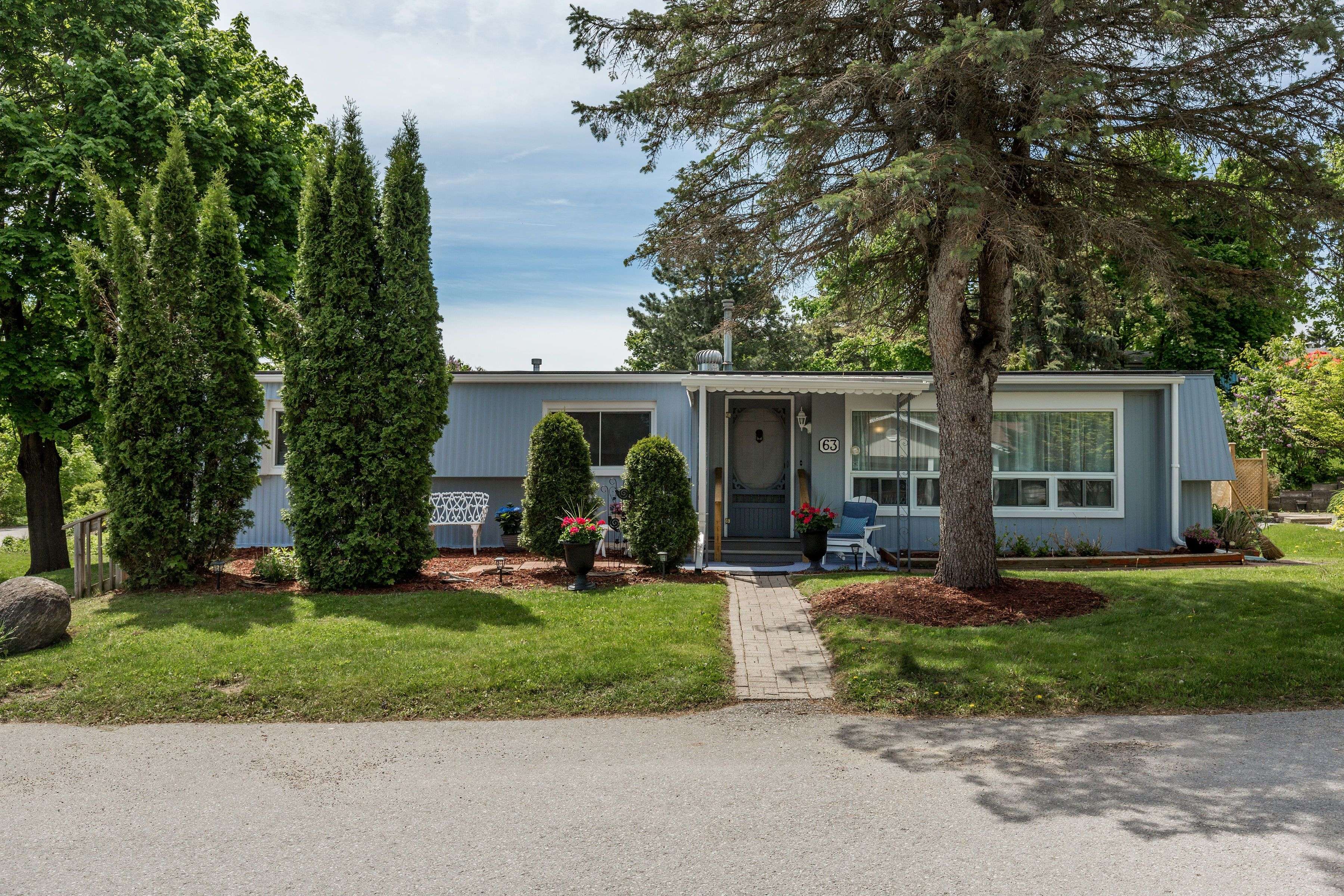 63 Flora DR, Innisfil, ON L9S 1R1