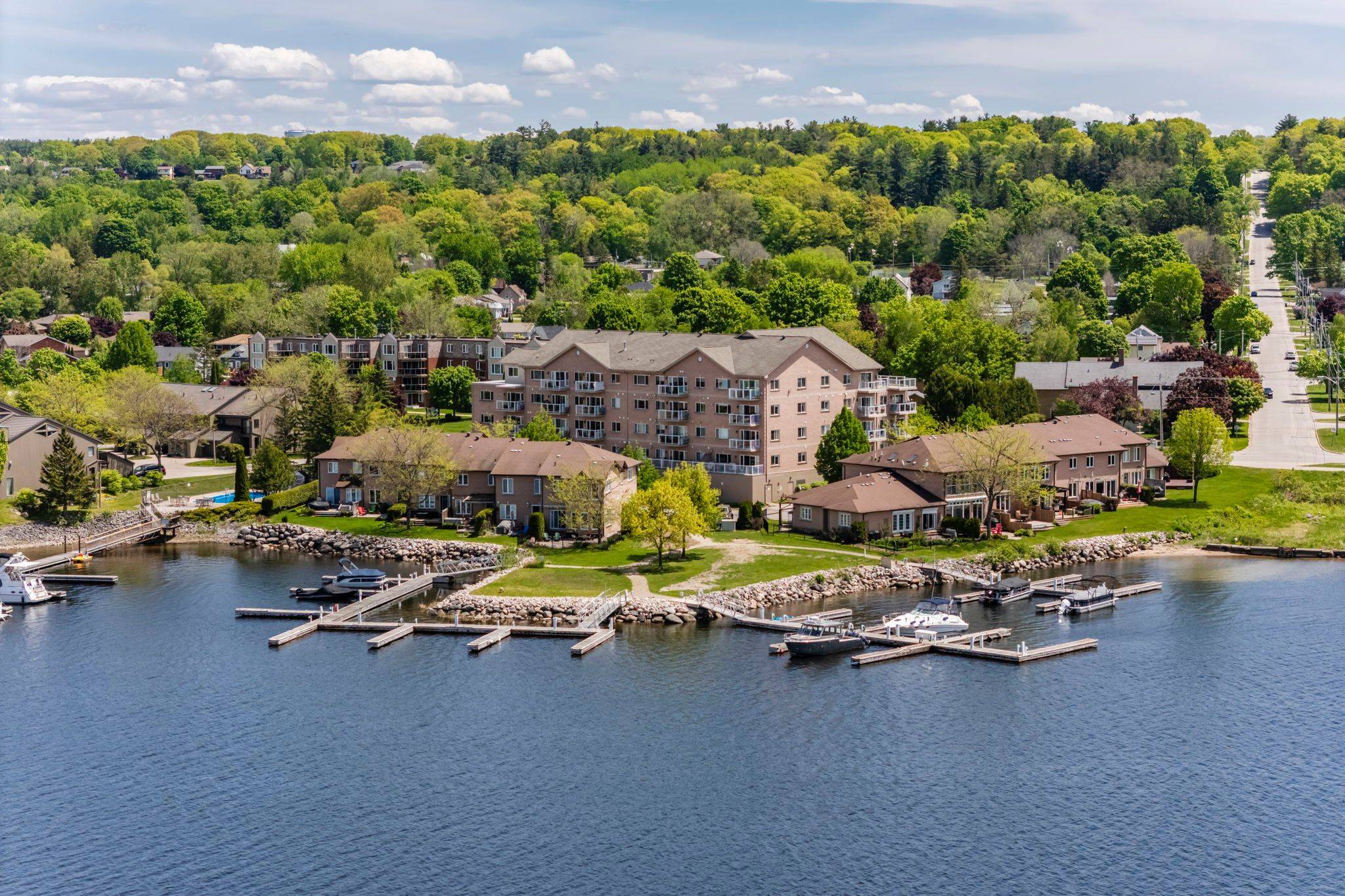 Penetanguishene, ON L9M 2H3,4 Beck BLVD #302