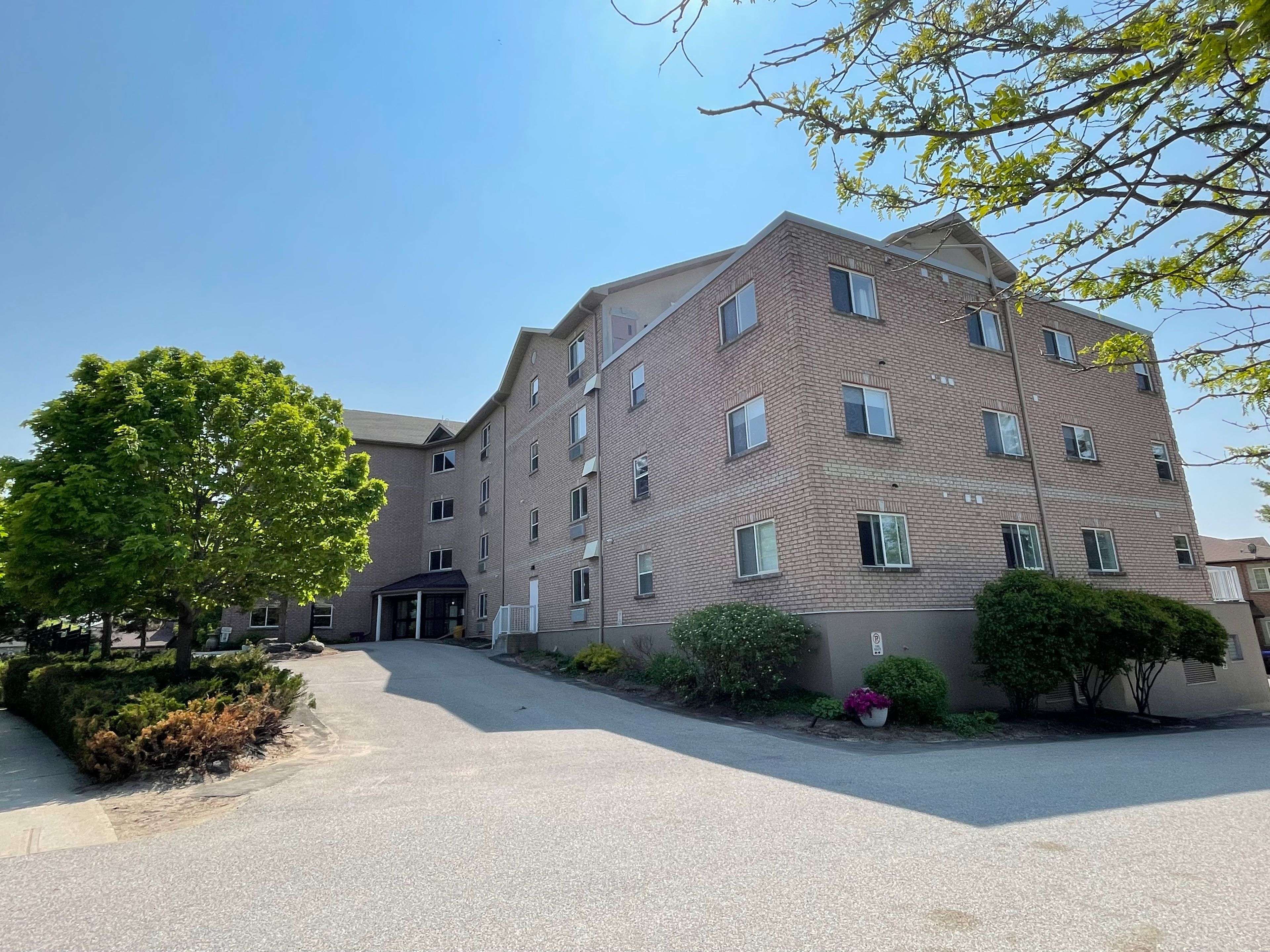 Penetanguishene, ON L9M 2H3,4 Beck BLVD #302