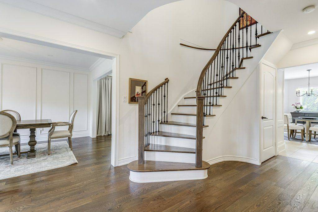 Oakville, ON L6M 3M8,2335 Ridge LNDG