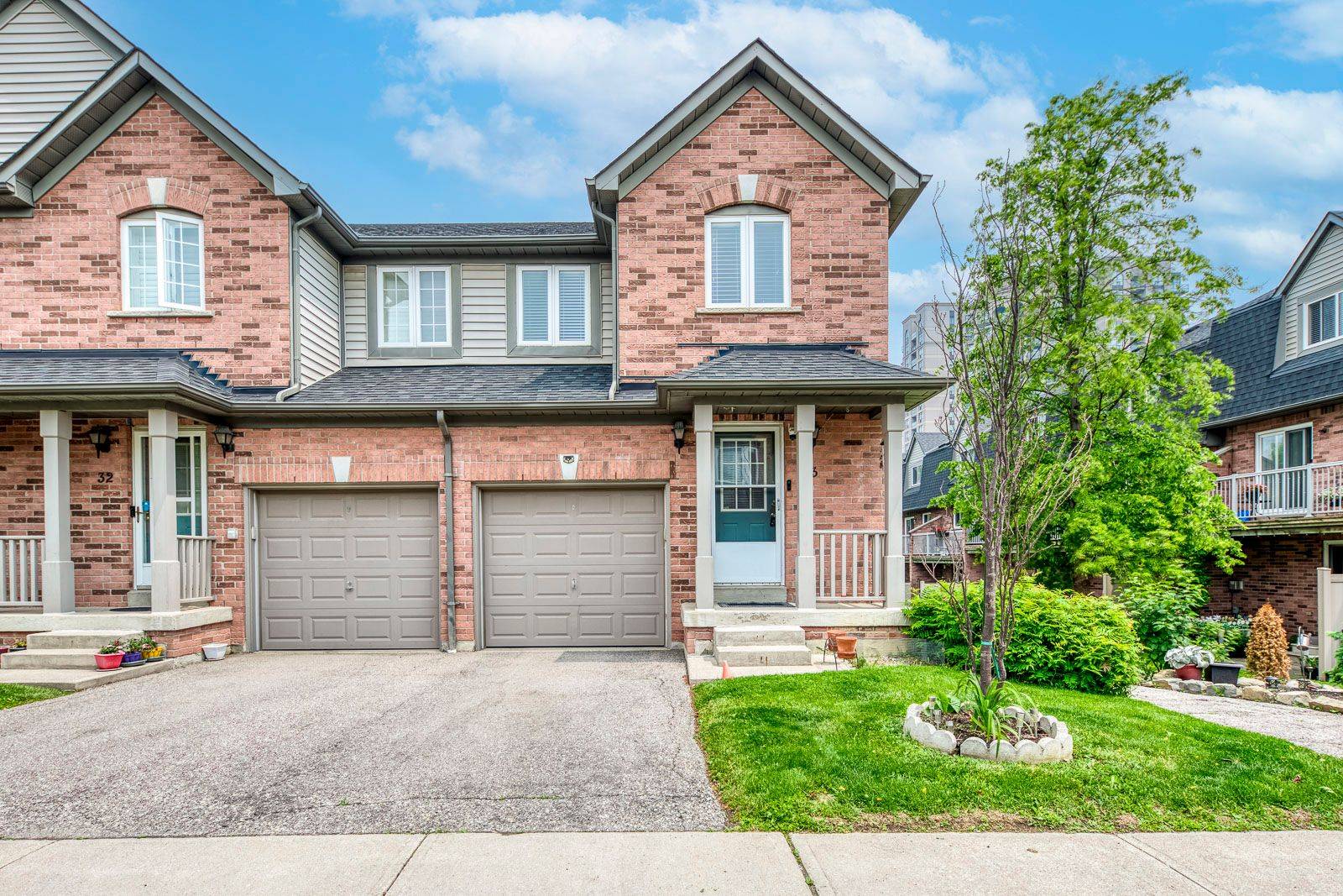 180 Forum DR #33, Mississauga, ON L4Z 3Y2