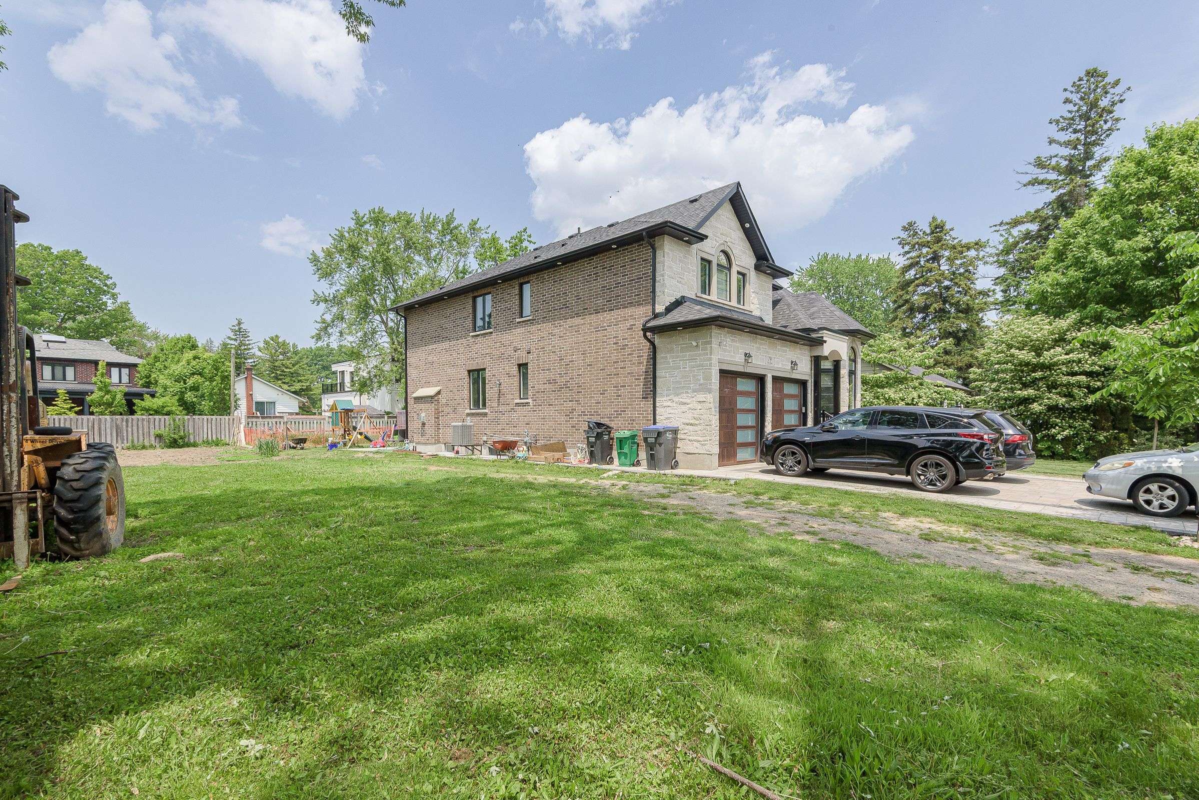 Mississauga, ON L5G 1S6,75 Troy ST