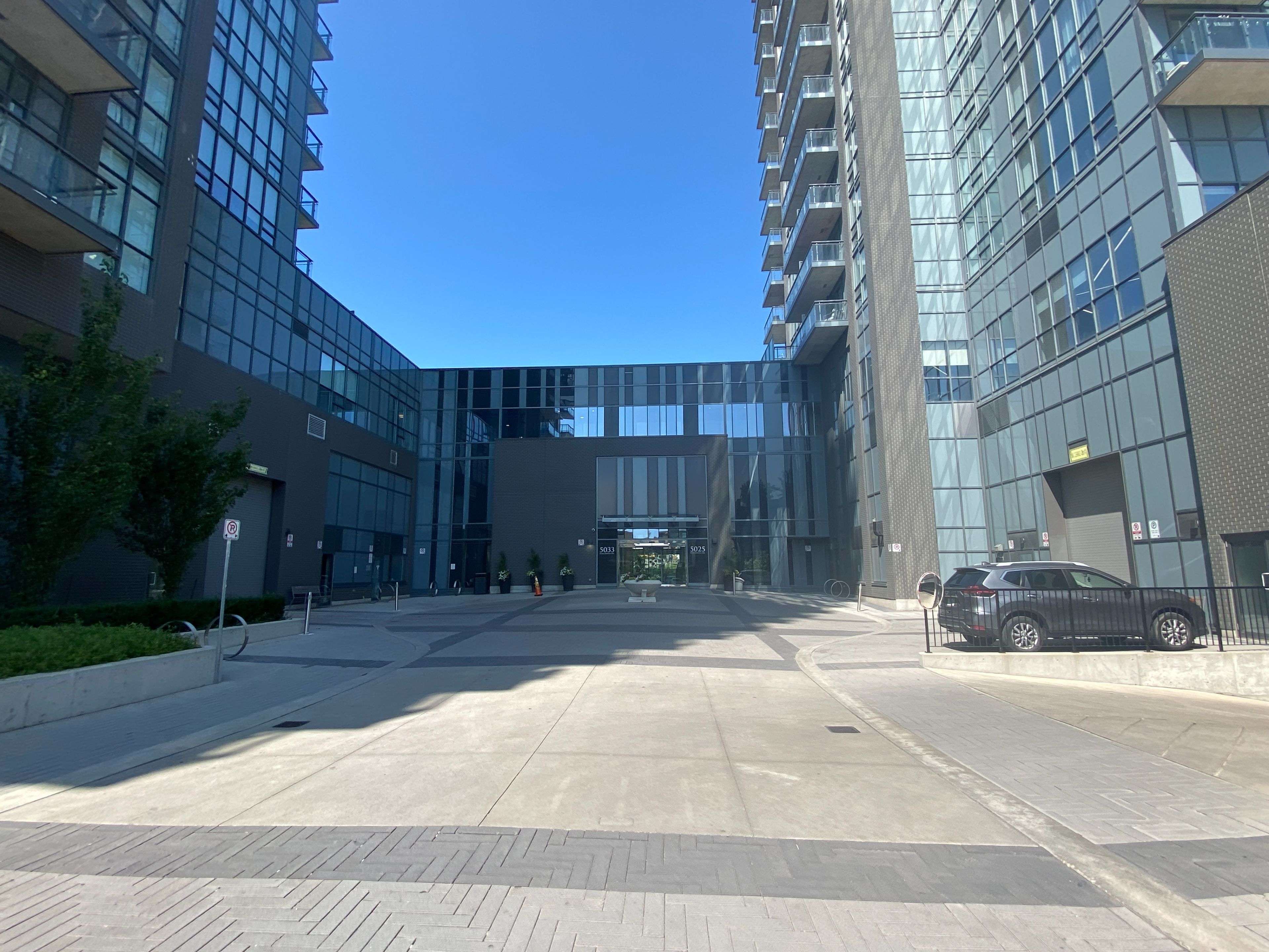 Mississauga, ON L5R 0G5,5025 Four Springs AVE #708