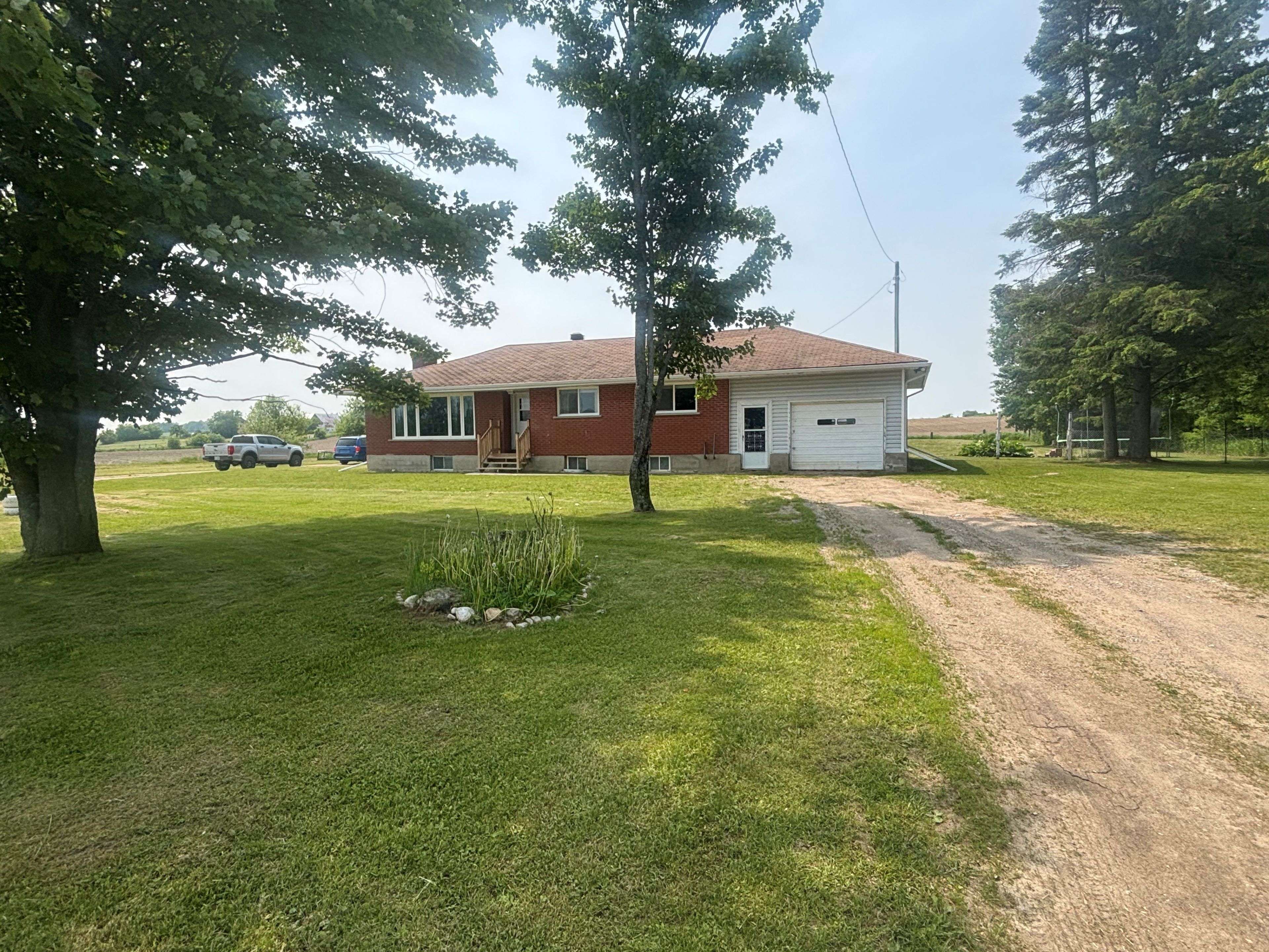 Whitewater Region, ON K0J 1C0,2047 Lapasse RD
