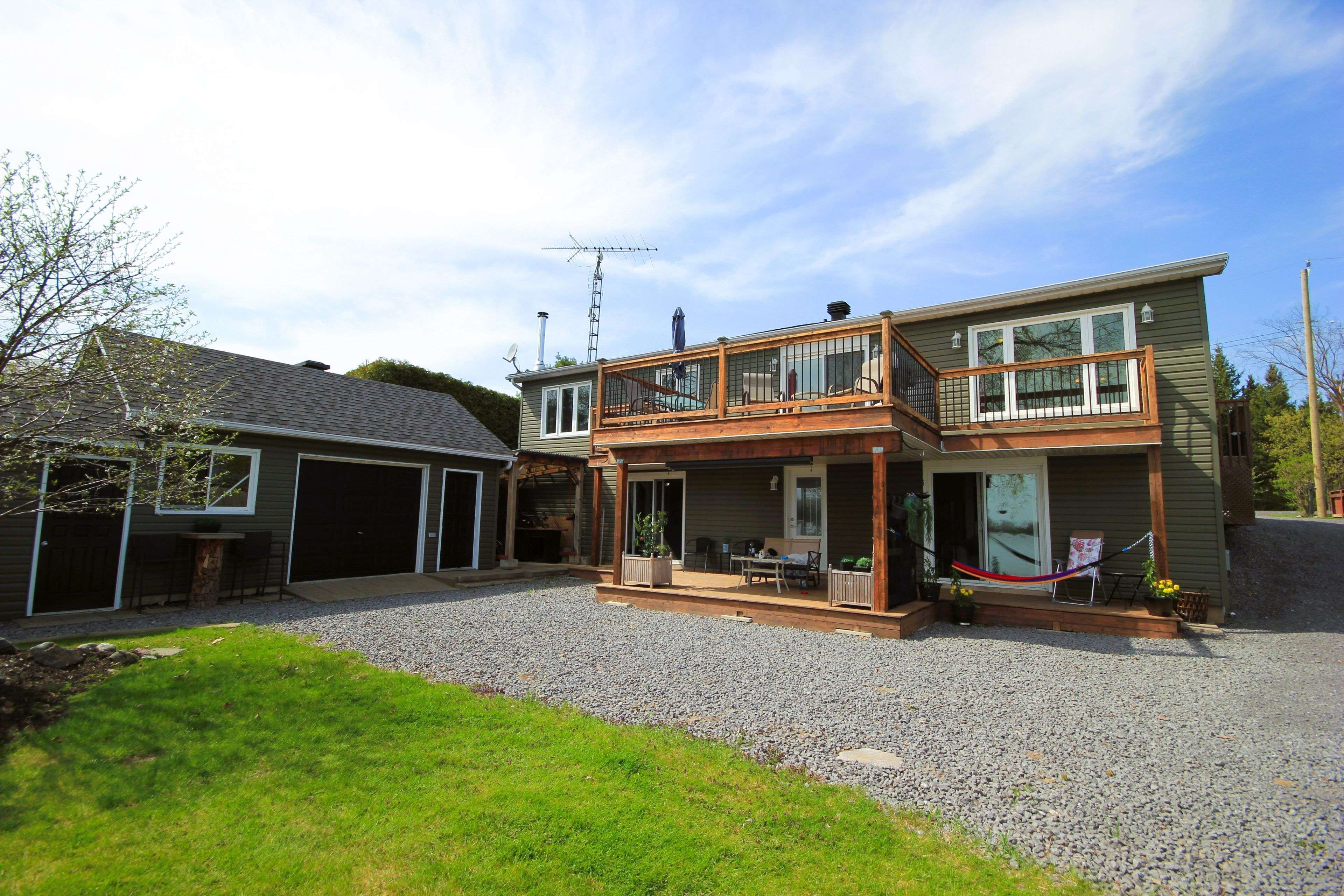 Champlain, ON K0B 1J0,155 Ladouceur ST