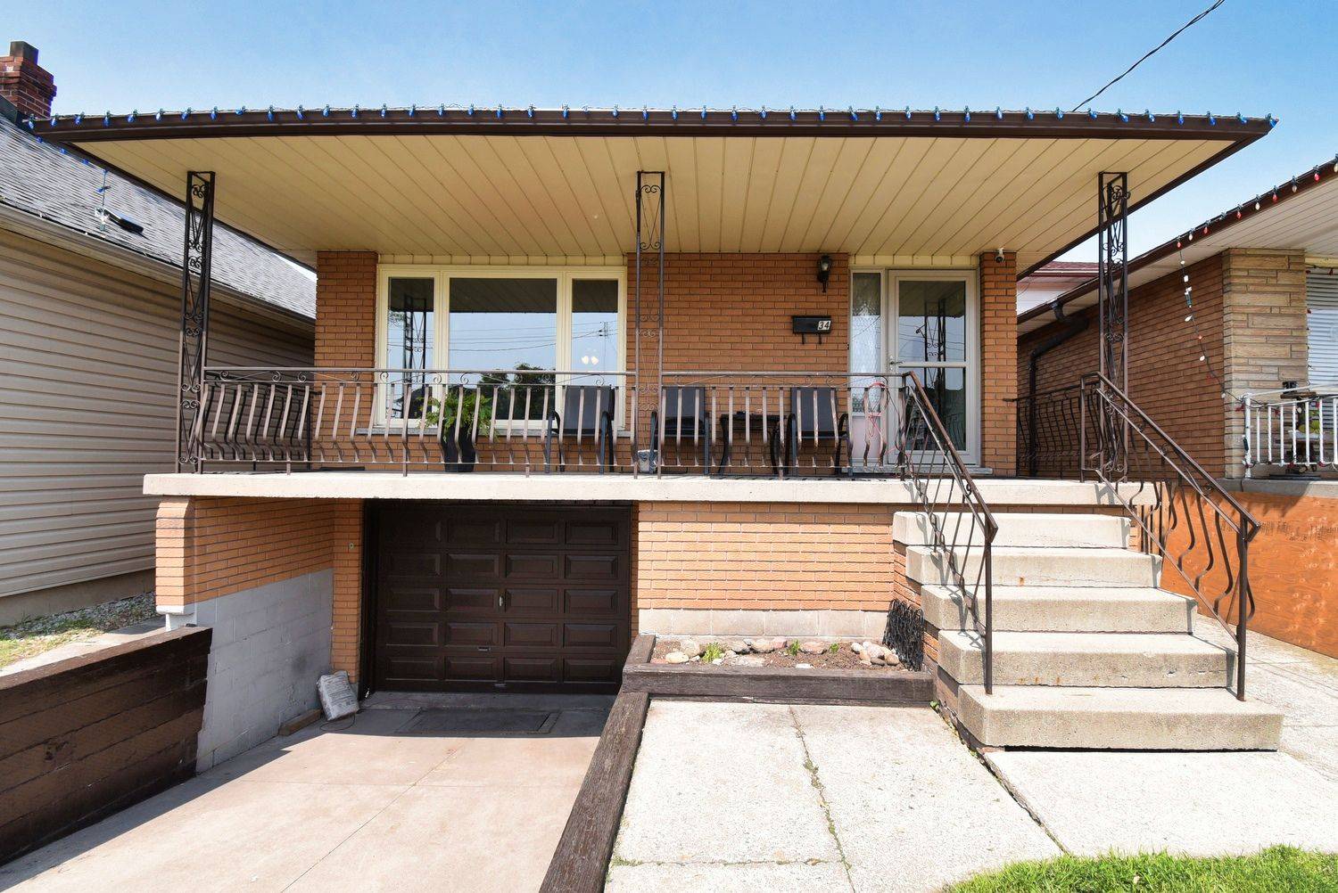 Hamilton, ON L8H 1B4,34 Adair AVE S