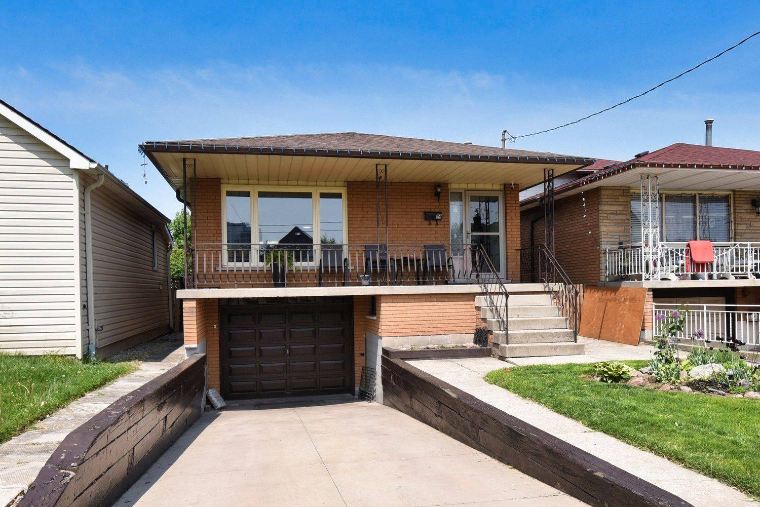 34 Adair AVE S, Hamilton, ON L8H 1B4