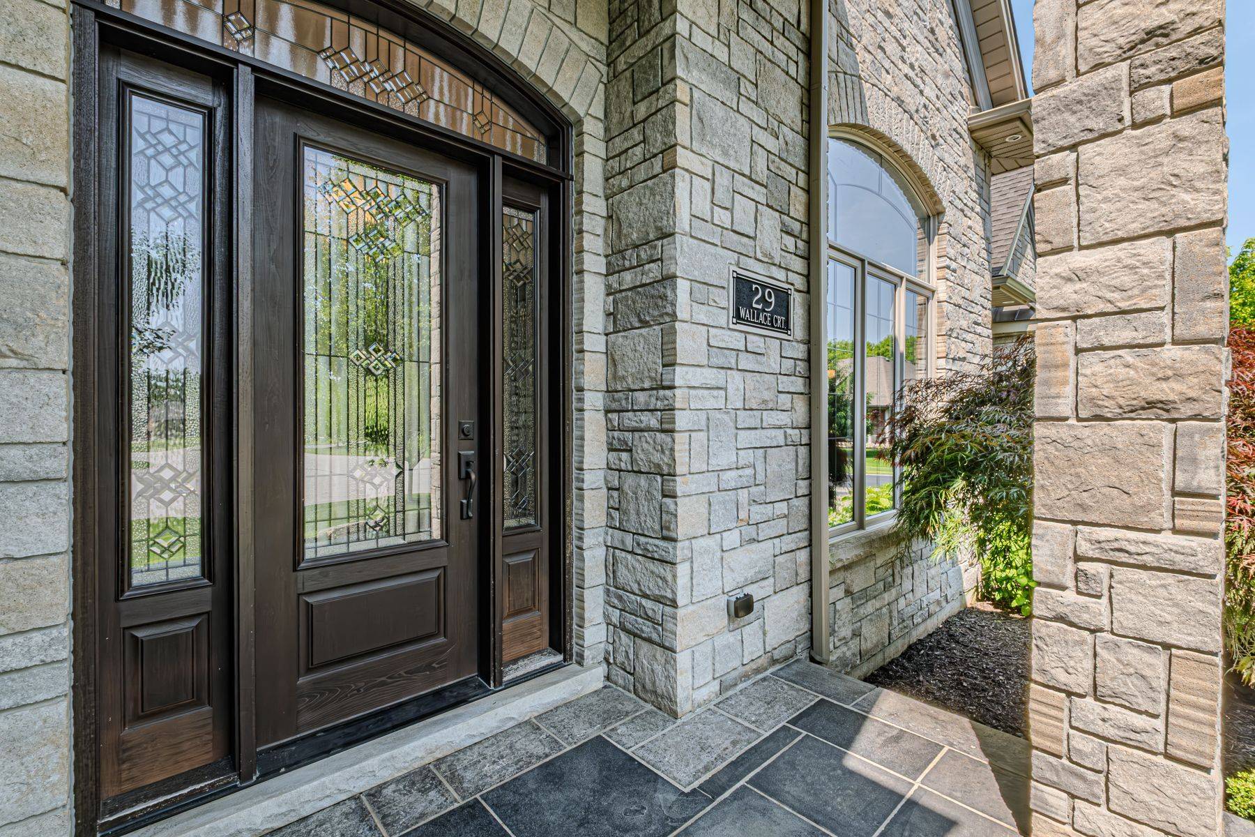 Brant, ON N3T 5L7,29 Wallace CT