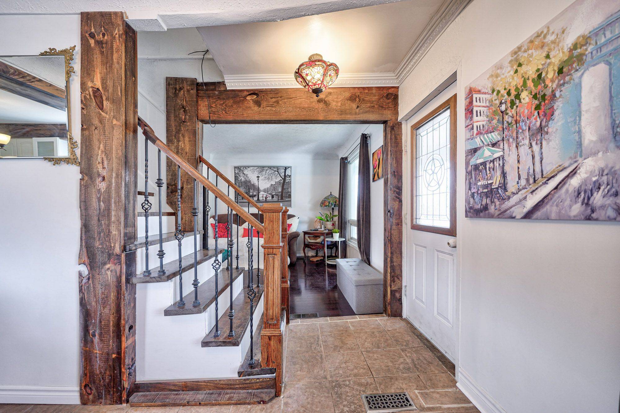 Hamilton, ON L8G 1M1,260 King ST E