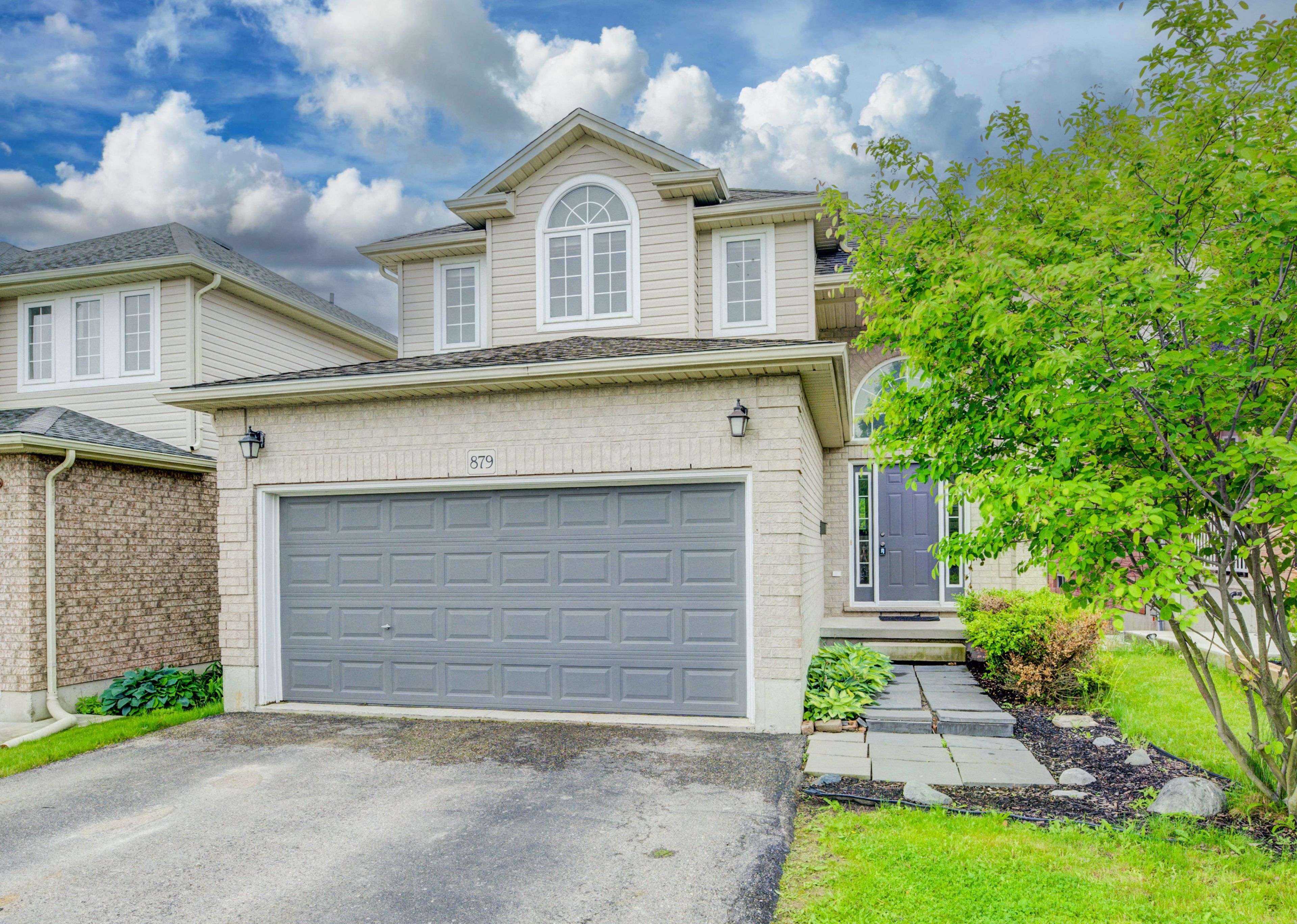 Woodstock, ON N4V 0A8,879 Frontenac CRES