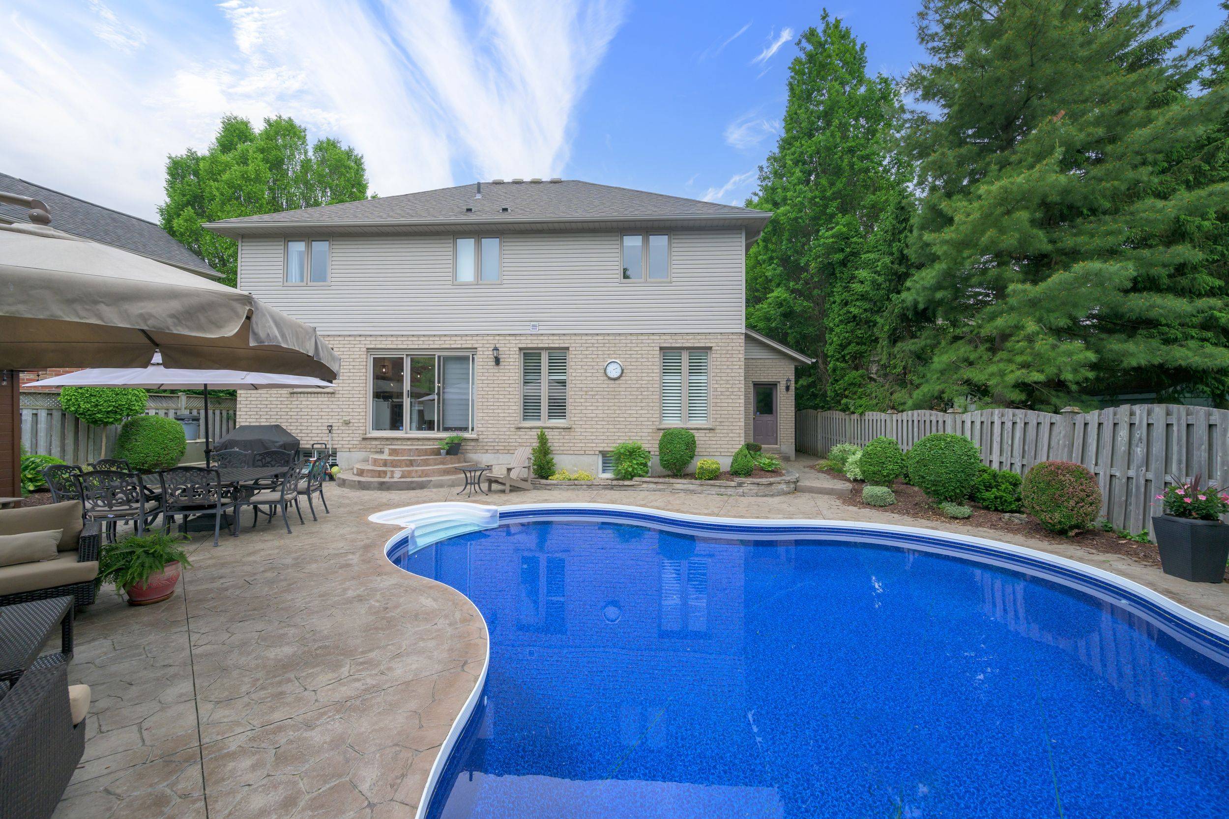 London North, ON N5X 4C6,42 Pinebrook CT