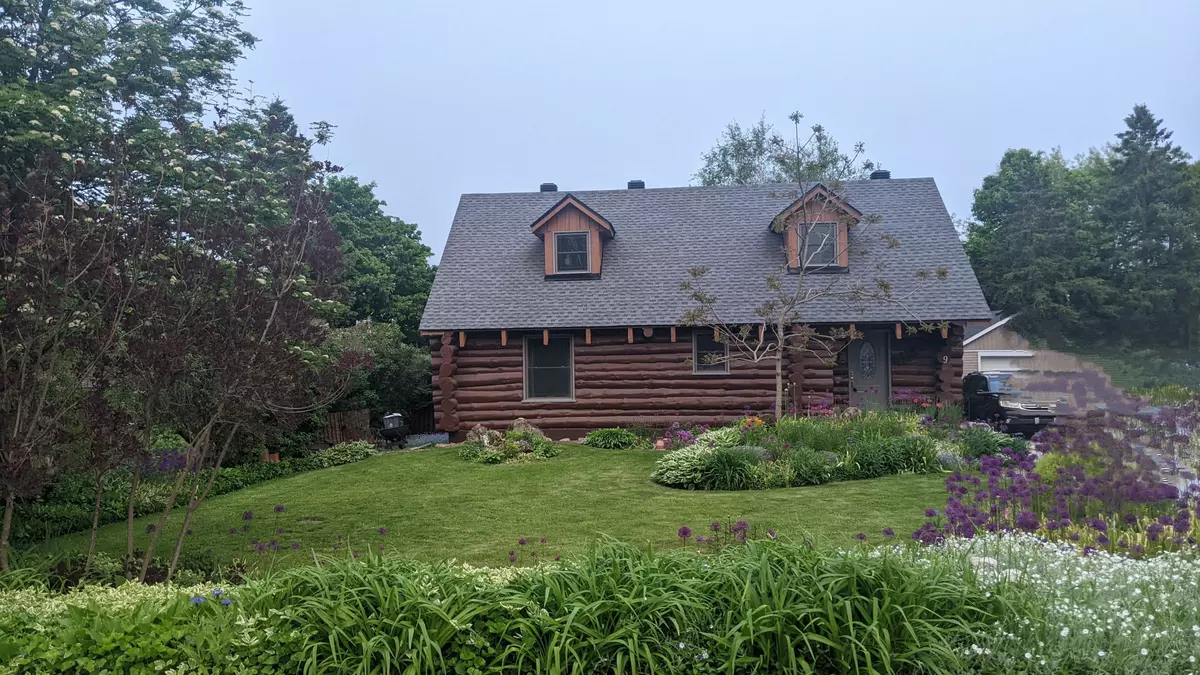 Erin, ON N0B 1Z0,9 Orangeville ST