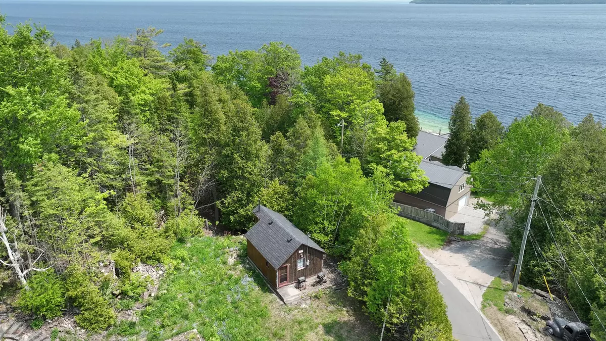 Northern Bruce Peninsula, ON N0H 1W0,79 Whippoorwill RD