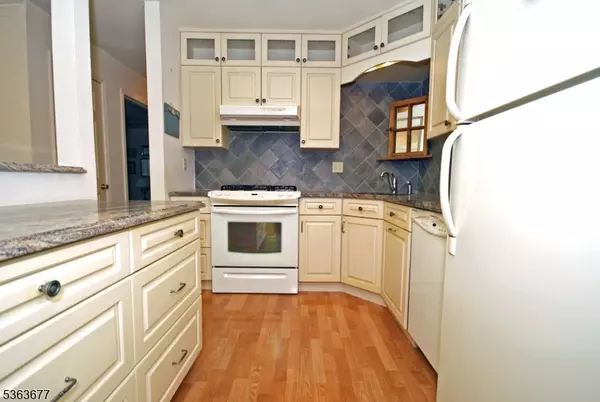 Franklin Twp., NJ 08873,16 Henley Dr #16