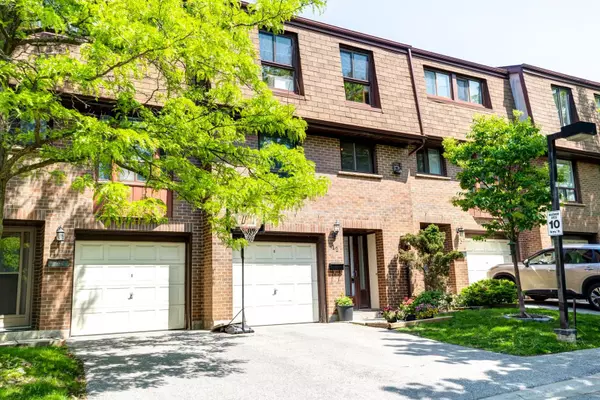 Richmond Hill, ON L4C 5H1,11 Plaisance RD #12