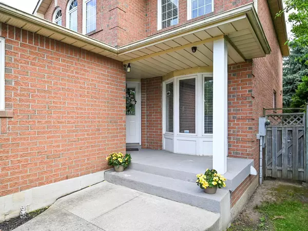 Mississauga, ON L5V 1V3,5380 Floral Hill CRES