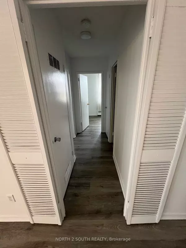 Mississauga, ON L4Y 3A7,3145 Queen Frederica DR #801