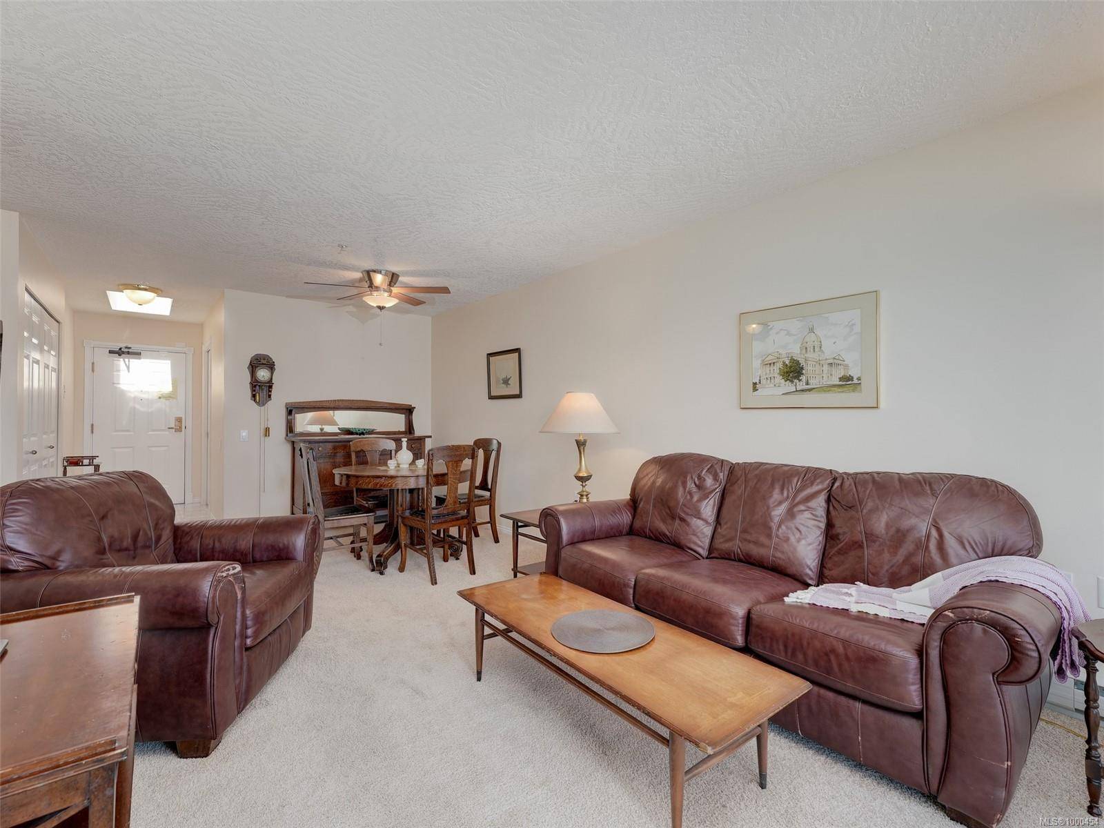 Saanich, BC V8P 5T7,1521 CHURCH Ave #406