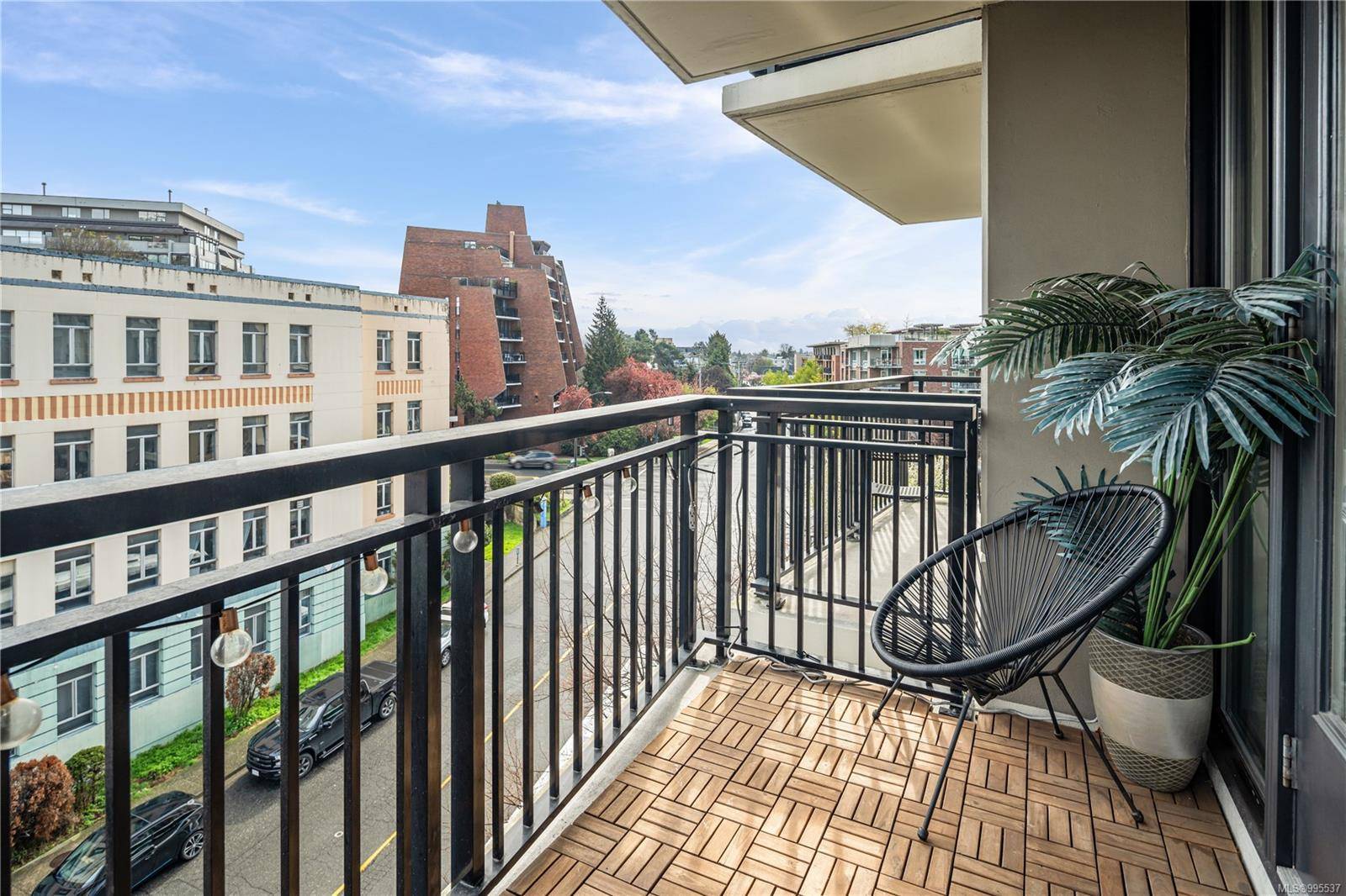 751 Fairfield Rd #603, Victoria, BC V8W 4A4