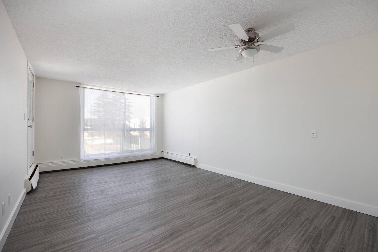 Fort Mcmurray, AB T9H 4H4,14921 Macdonald DR #208