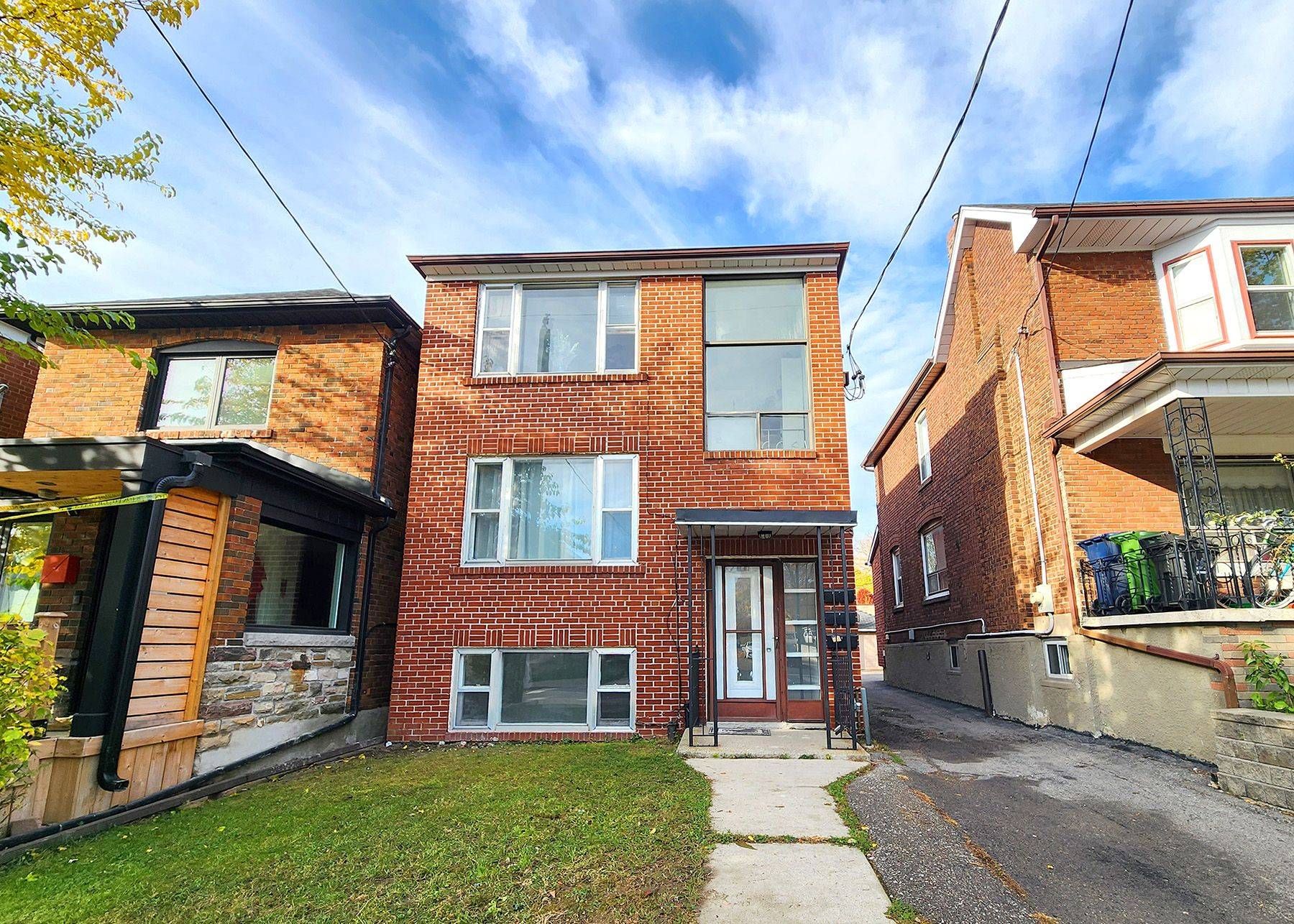 Toronto C03, ON M6C 3T5,388 Winona DR #1