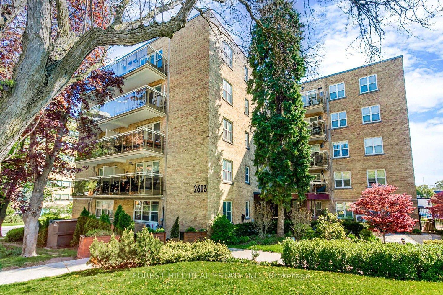 2603 Bathurst ST #208, Toronto C04, ON M6B 2Z6