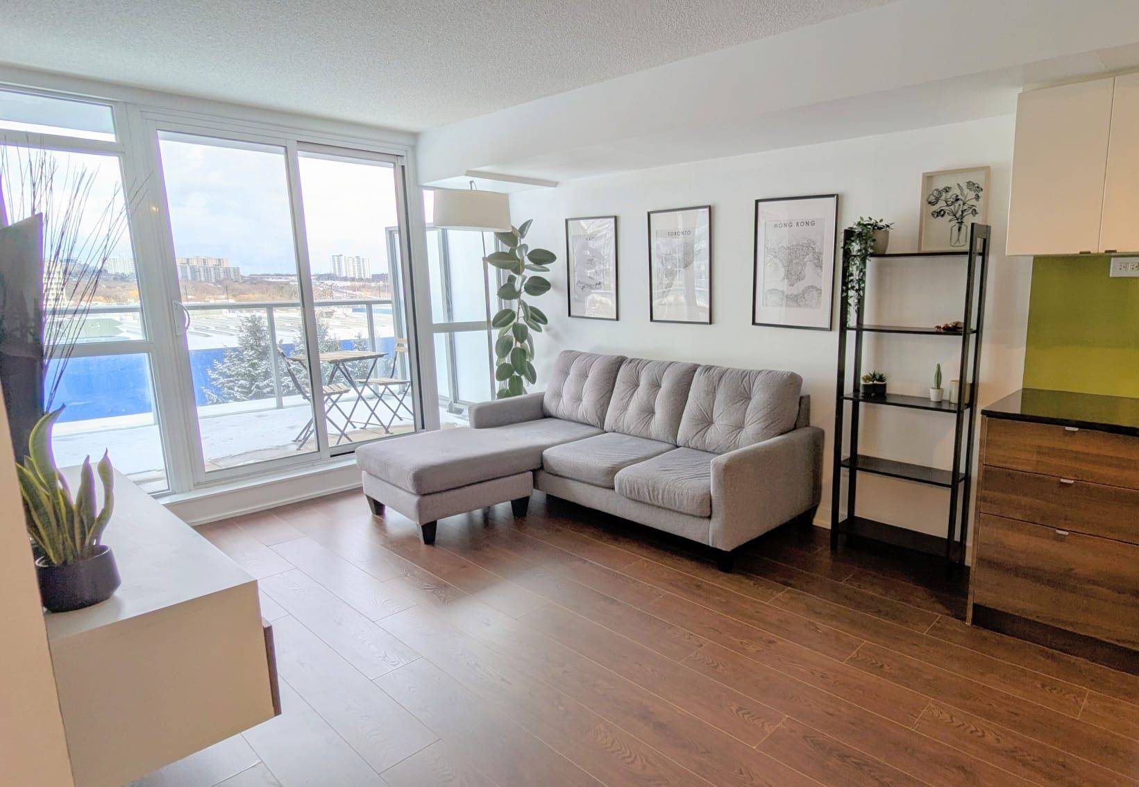 Toronto C15, ON M2K 0C1,121 McMahon DR #303