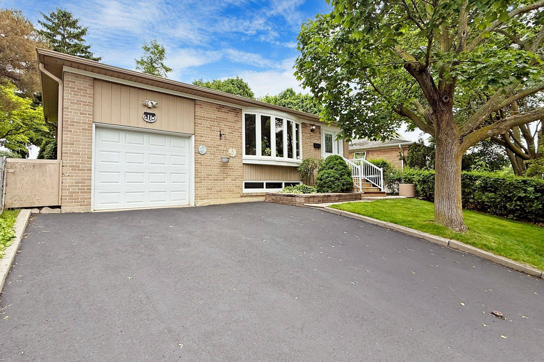 Toronto E07, ON M1S 1W9,11 Midcroft DR