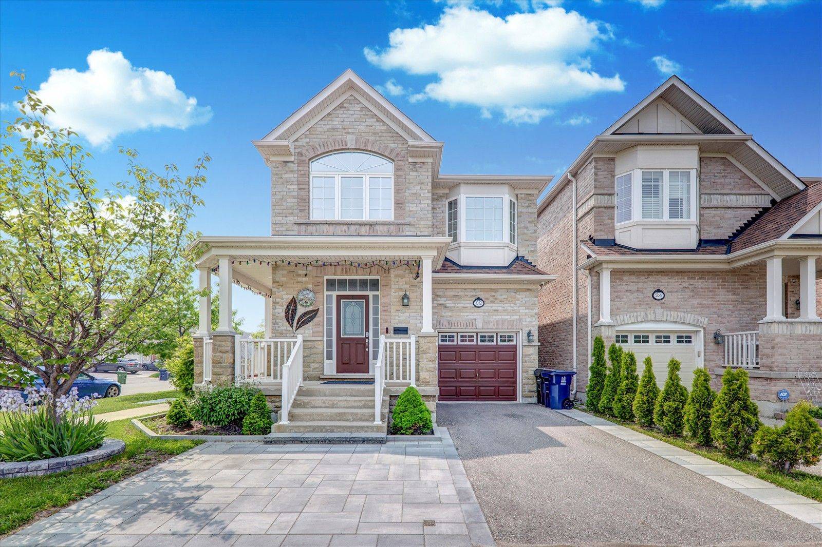 22 Vivian RD, Toronto E08, ON M1M 0A9