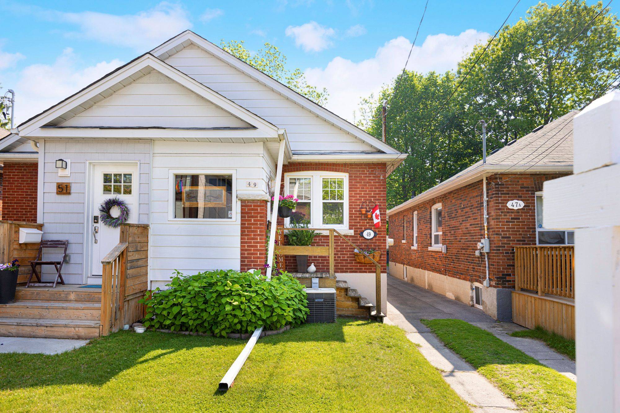 Toronto E06, ON M1N 3B4,49 Valhalla BLVD