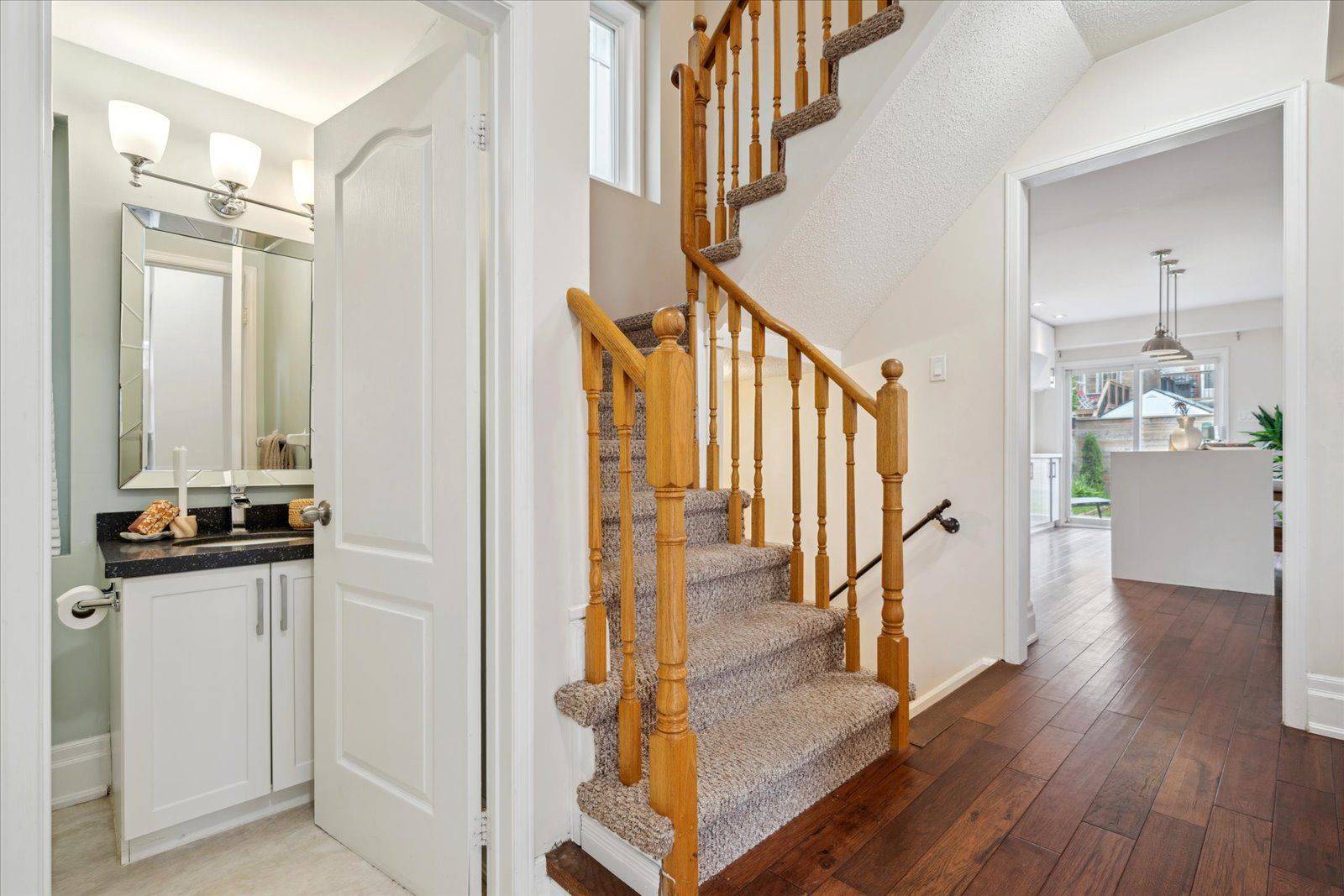 Whitby, ON L1P 1S9,27 Shenandoah DR
