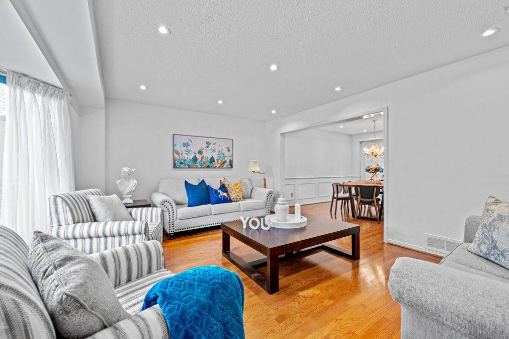 Richmond Hill, ON L4C 5L5,59 Sanderson CRES