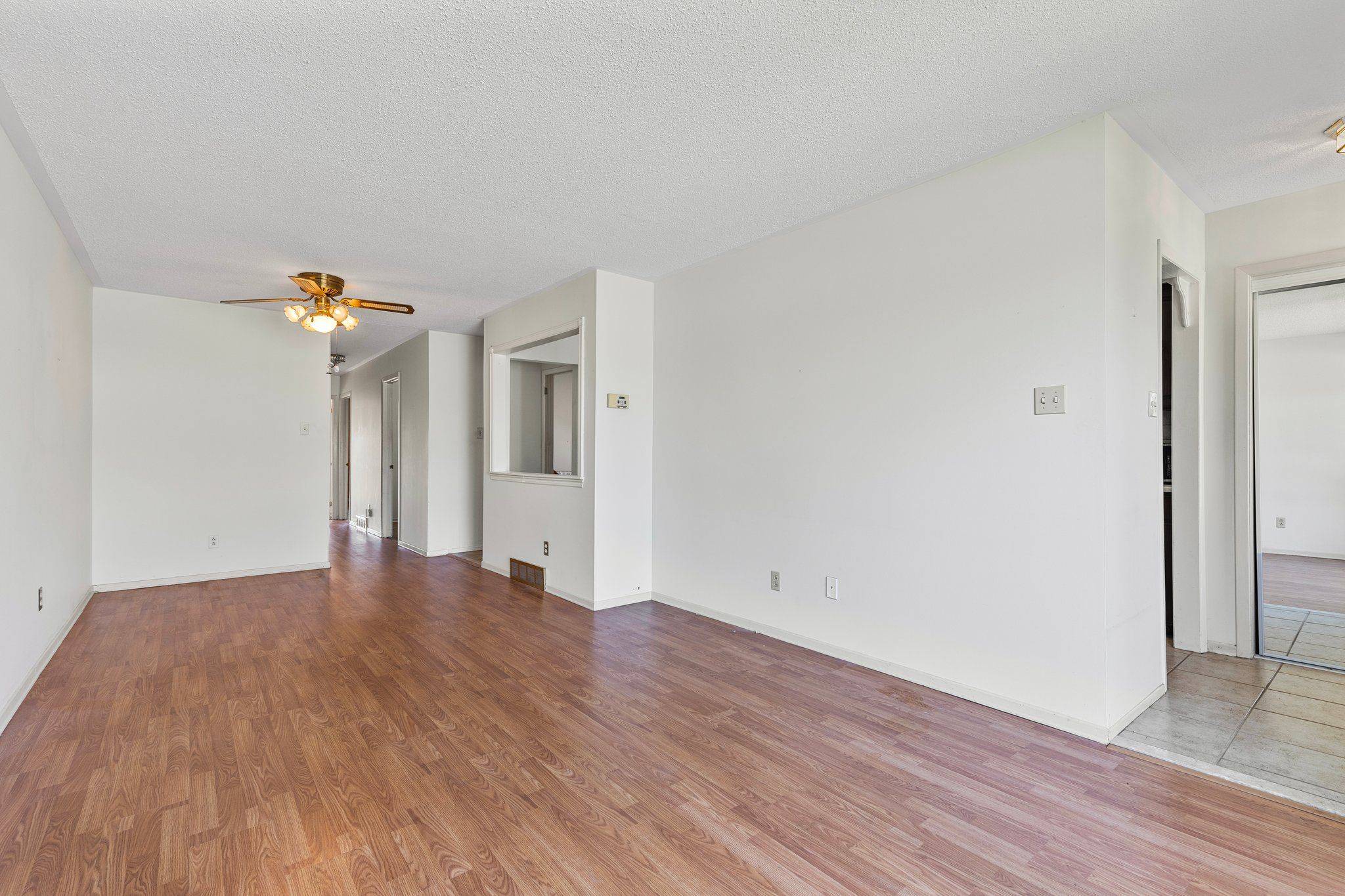 Barrie, ON L4M 2W4,3 College CRES #B