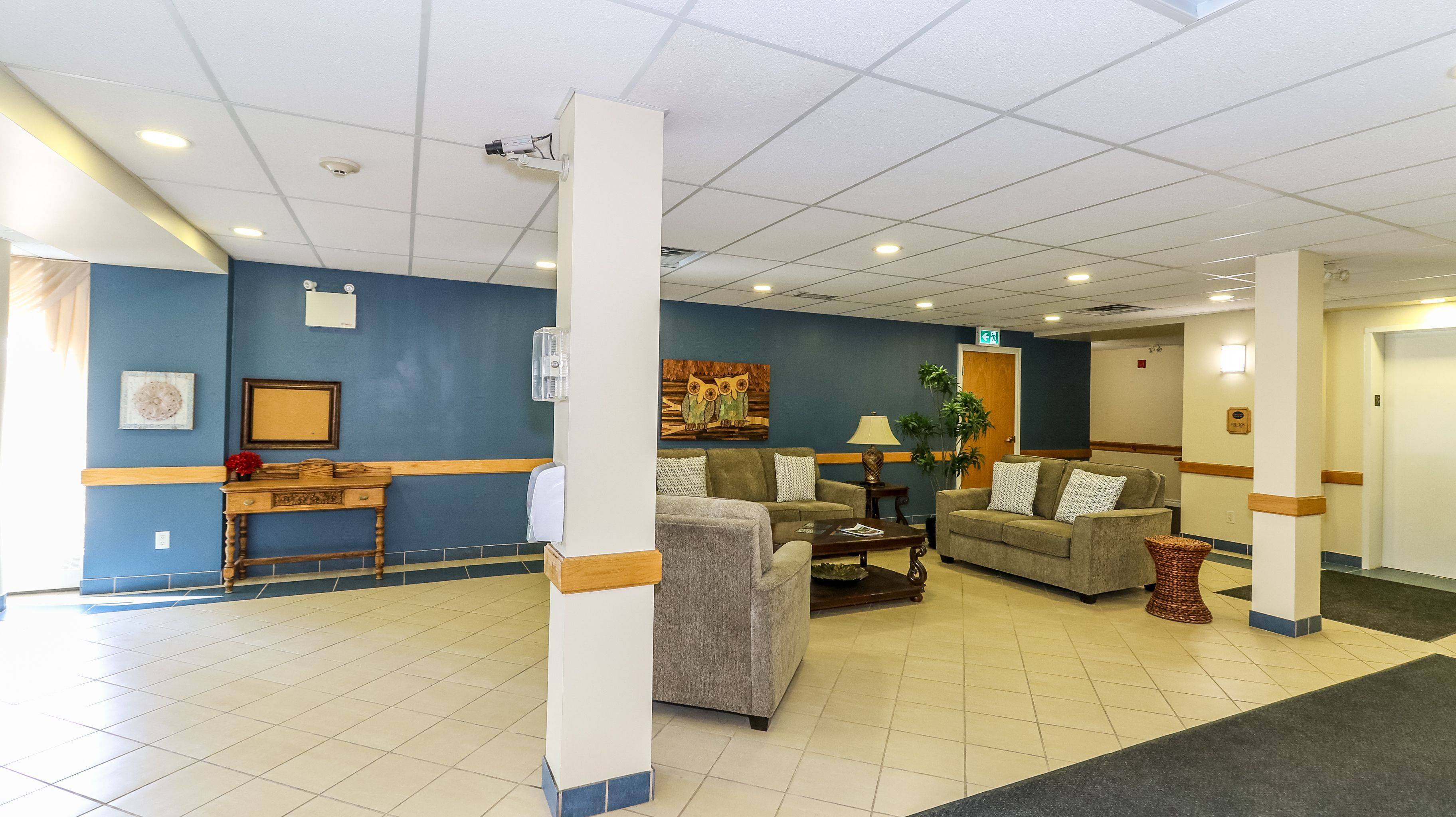 Barrie, ON L4N 0M3,90 Dean AVE #109