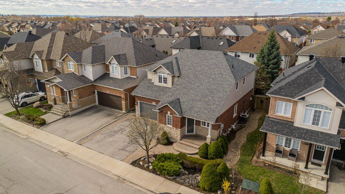 Burlington, ON L7L 7G6,2382 Emerson DR