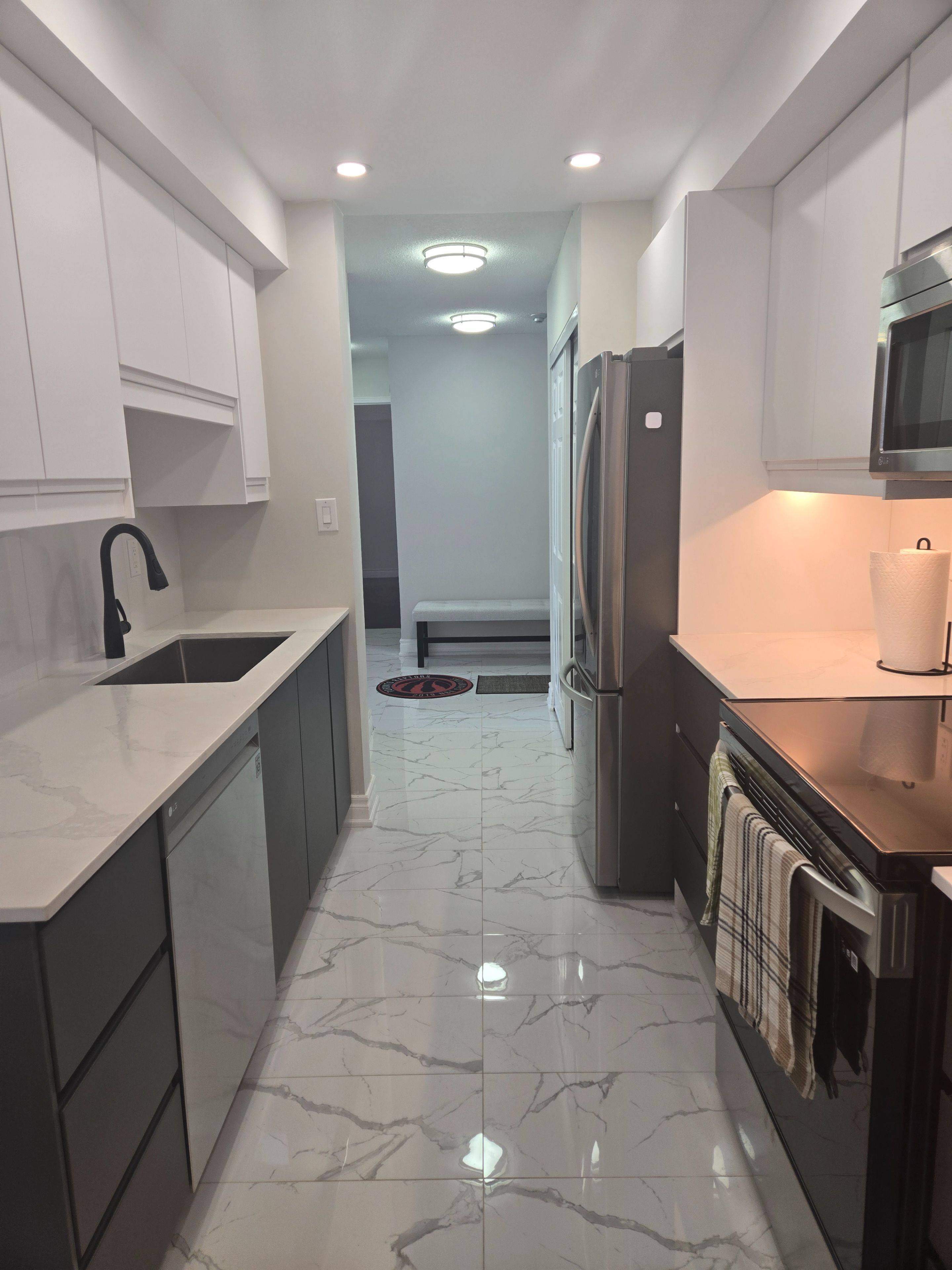 Mississauga, ON L5B 4B1,135 Hillcrest AVE #1204