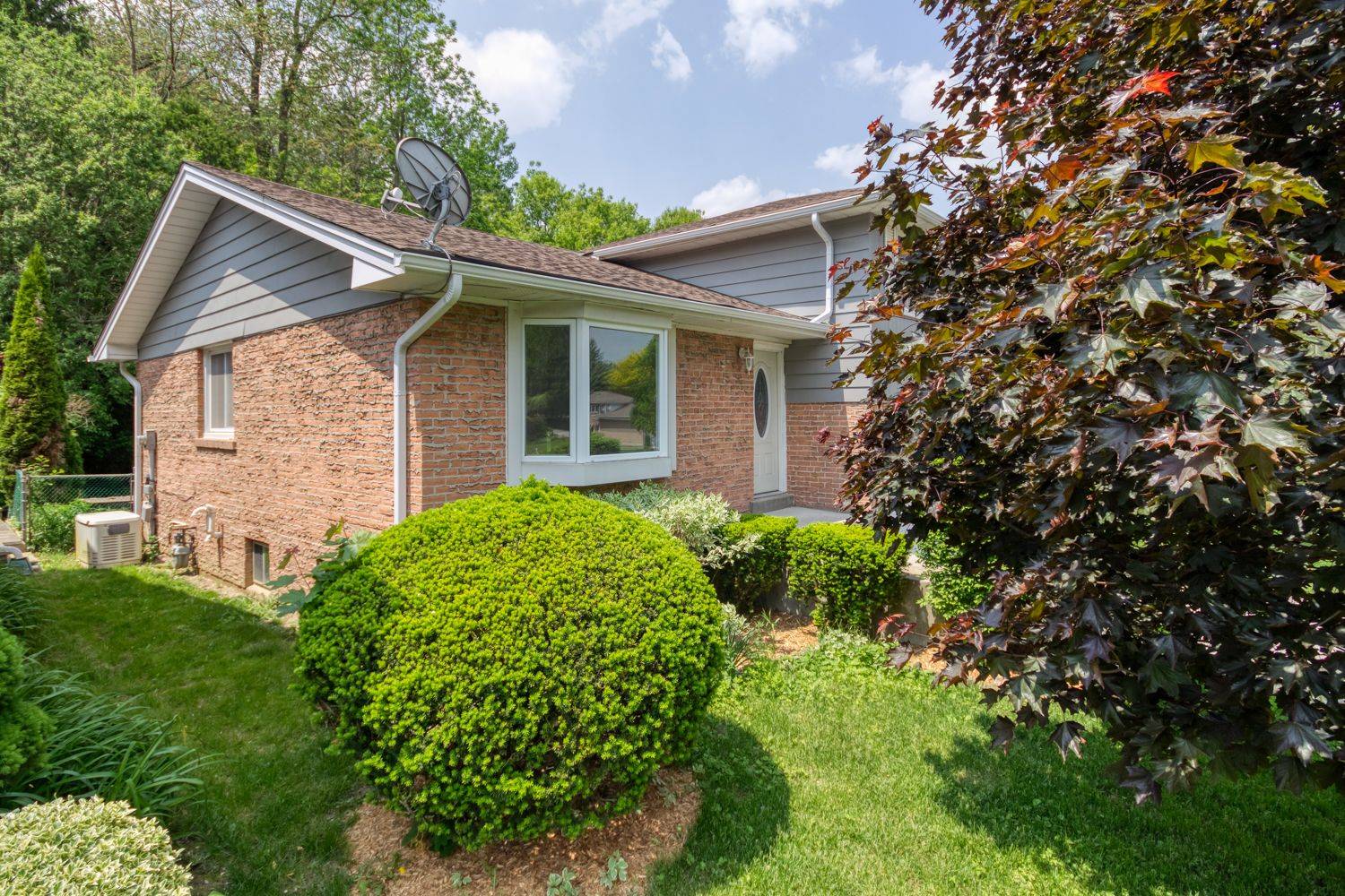 Caledon, ON L7E 2S5,143 Connaught CRES