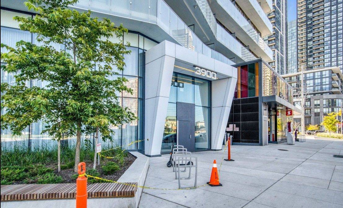 Mississauga, ON L5B 3Y1,3900 Confederation Pkwy #211