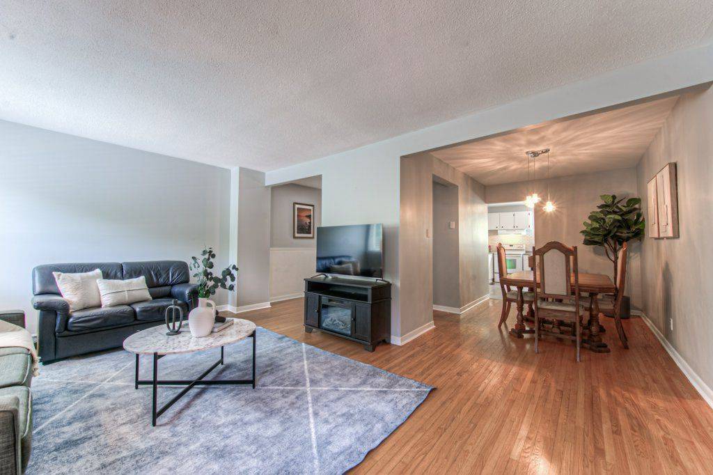 Burlington, ON L7L 3T1,5503 Schueller CRES