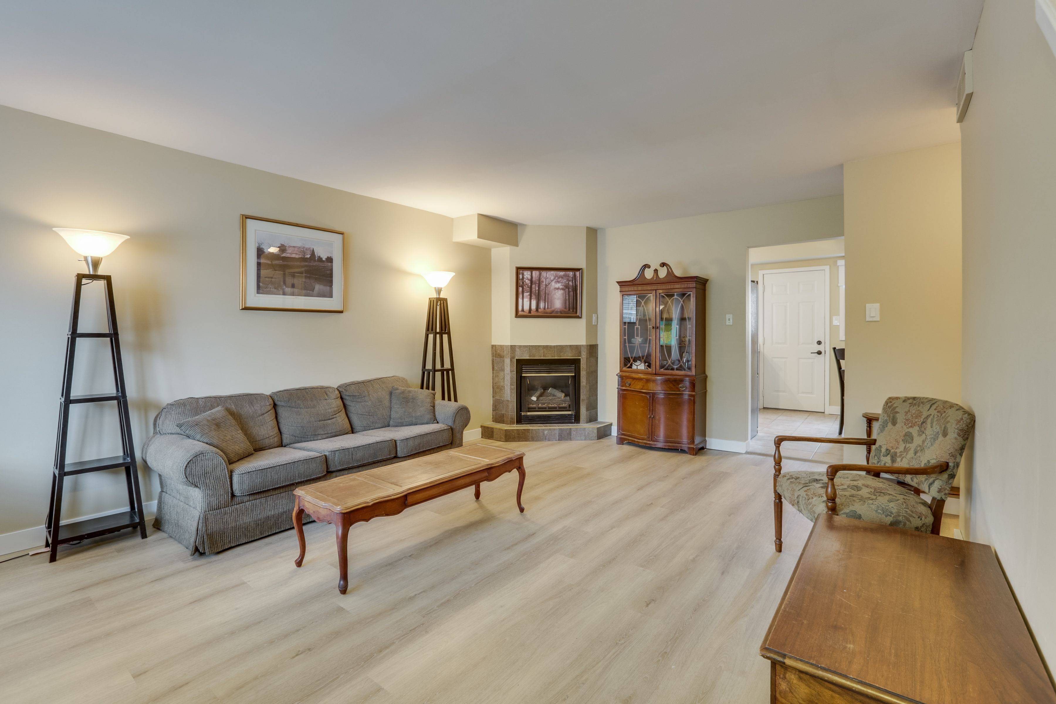 London South, ON N6C 5H5,320 Westminster AVE #57