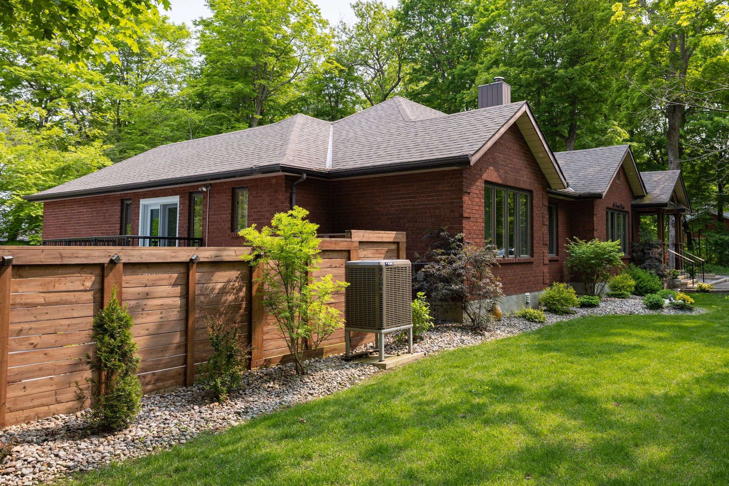 Kingston, ON K7L 4V1,15 Forest DR