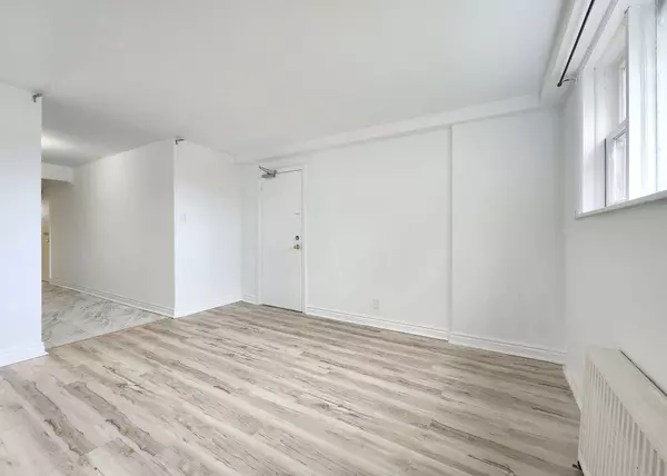Toronto C03, ON M6C 3T5,388 Winona DR #1