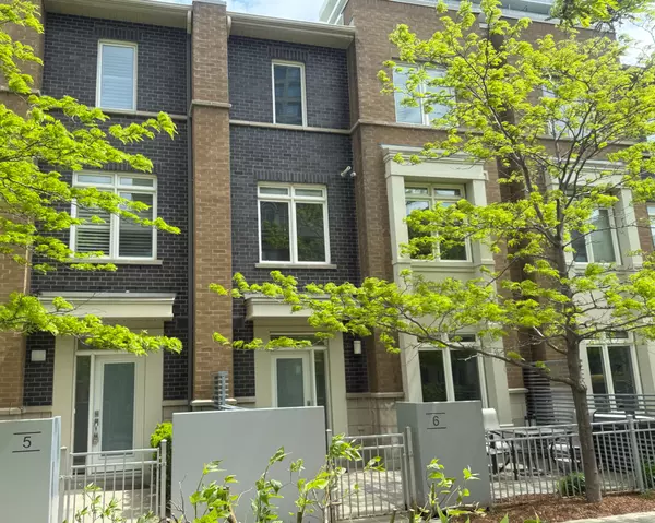 Mississauga, ON L5B 0E6,370 Square One DR #106 (6)