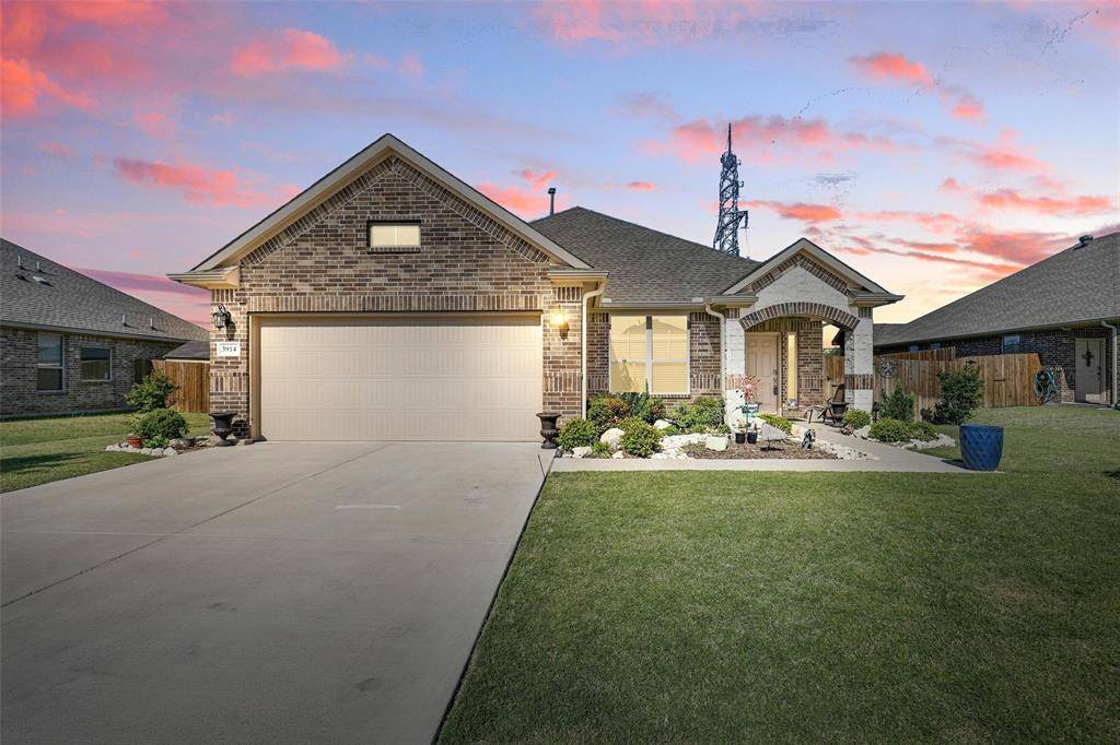 3914 Bendale Road, Benbrook, TX 76116