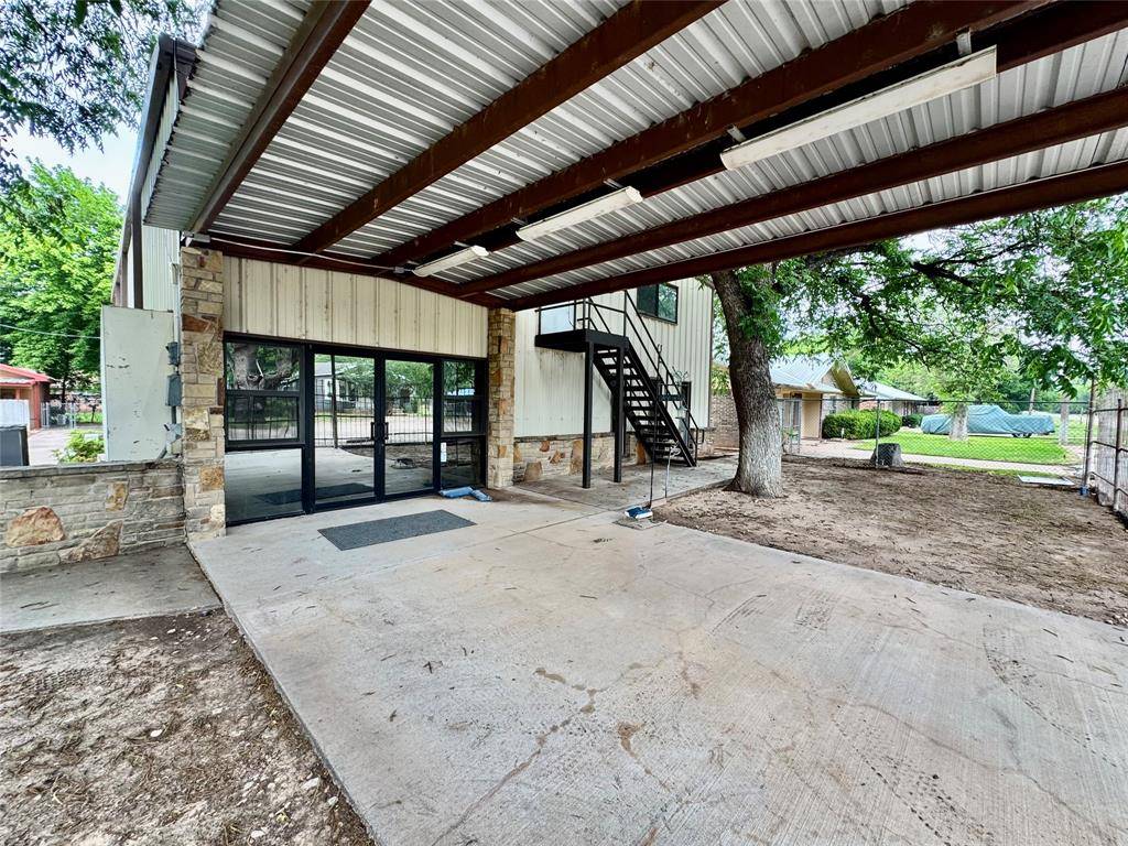 Buffalo Gap, TX 79508,321 N West Street
